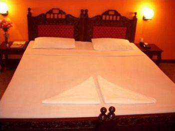 Hotel Charring Cross Ooty Εξωτερικό φωτογραφία